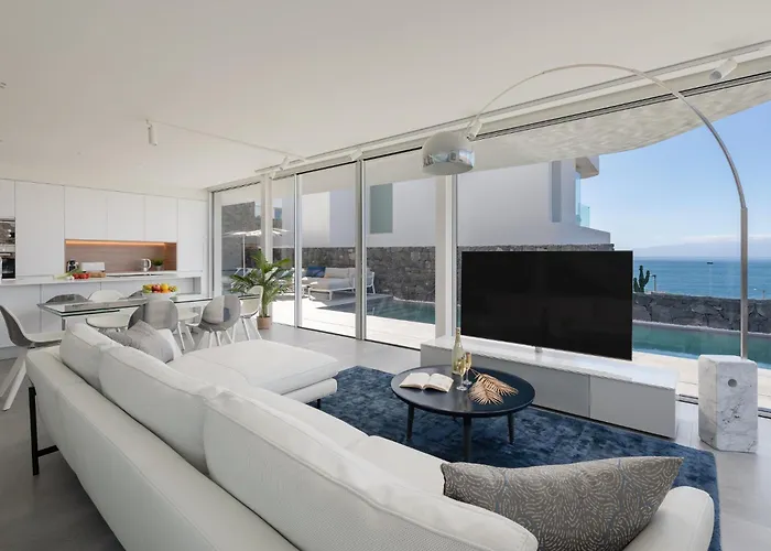 Deluxe 1&2 - Casangular By Upper 阿德耶